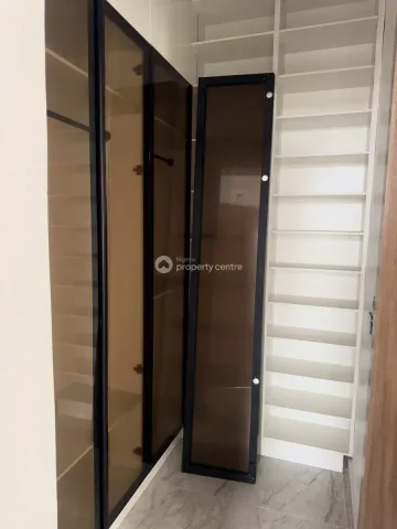 Bright 2-Bedroom Near The Ottawa Hospital – General Campus