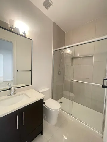     Private furnished ground-level suite with separate entrance near Peace Arch Hospital