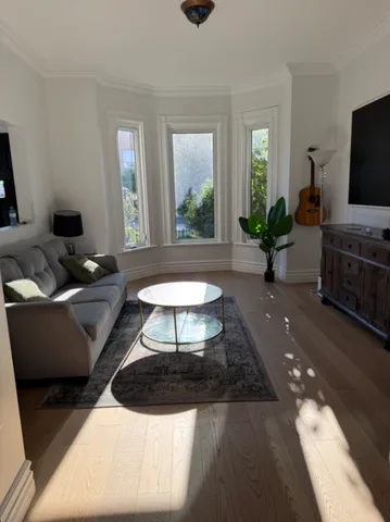 Historic & Stylish home near Hamilton General Hospital - fully furnished