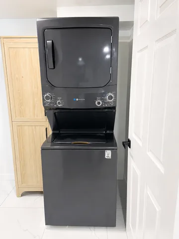1 Bedroom Modern Unit for Extended Stays (No pets) Near CHEO/General Hospital