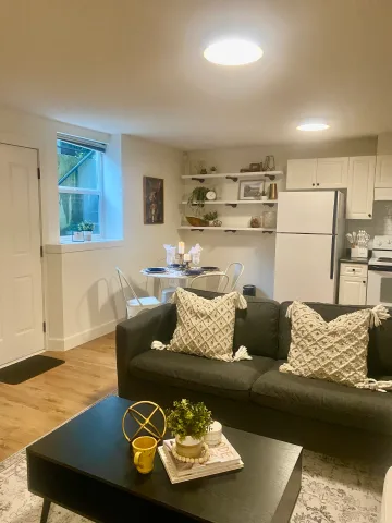 Farmhouse style Cozy 2 bedroom basement suite
