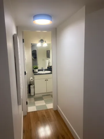 Farmhouse style Cozy 2 bedroom basement suite 