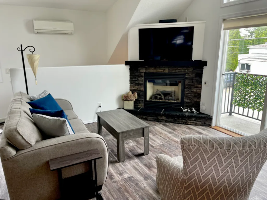 Carriage house near Kelowna General Hospital