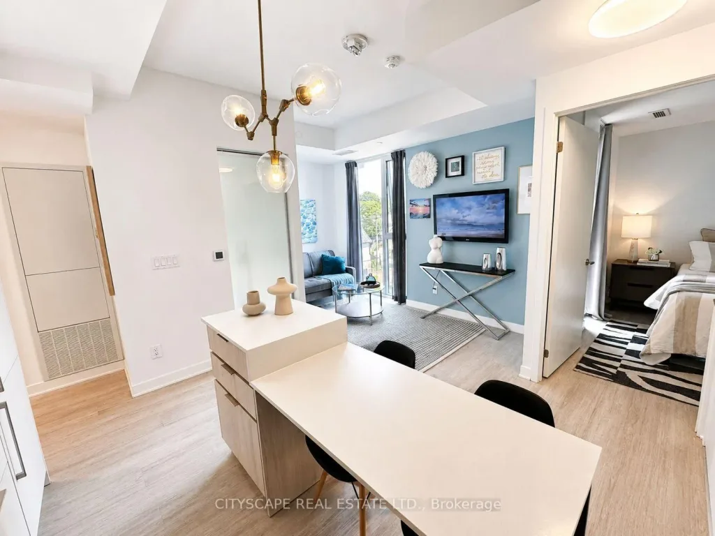Modern 1 bed + Den condo in Midtown Toronto