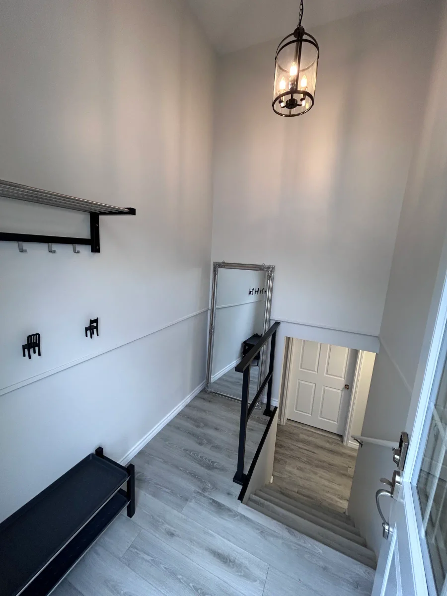 Furnished, Modern, Bright & spacious 2-bedroom ground-level apartment in a duplex - 1000 sq. ft.