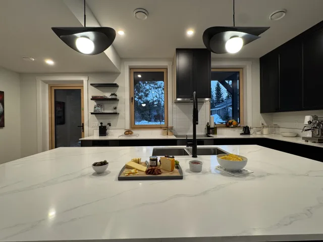 Modern Luxury Retreat, Steps from Revelstoke mountain resort