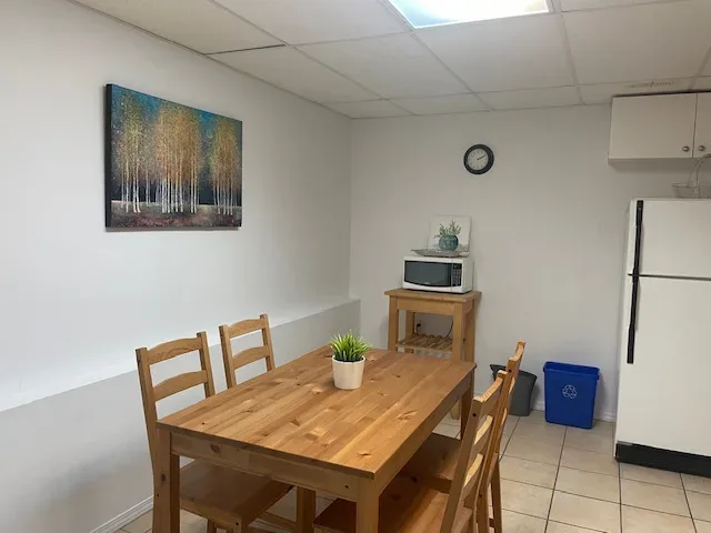 Near Metrotown | 10 min walk to Patterson skytrain | 2 km to Burnaby Hospital