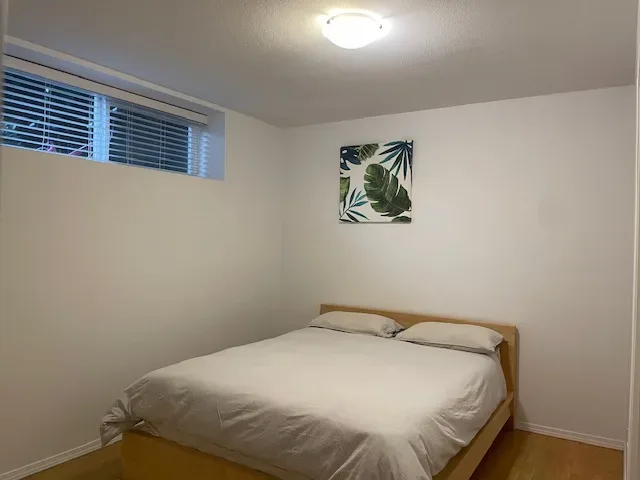 Near Metrotown | 10 min walk to Patterson skytrain | 2 km to Burnaby Hospital