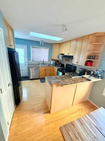 Heavenly Cozy Place | Furnished 5BR Home in Airdrie