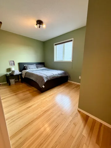 Heavenly Cozy Place | Furnished 5BR Home in Airdrie