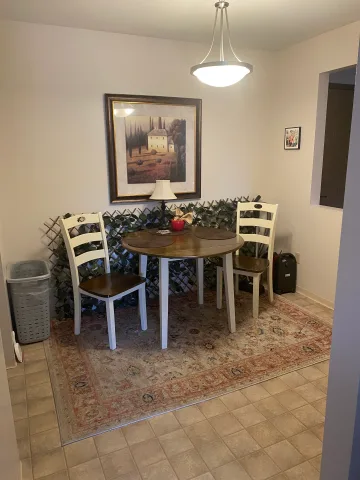 Quiet, cozy room steps away from bus stops to Delta Hospital.