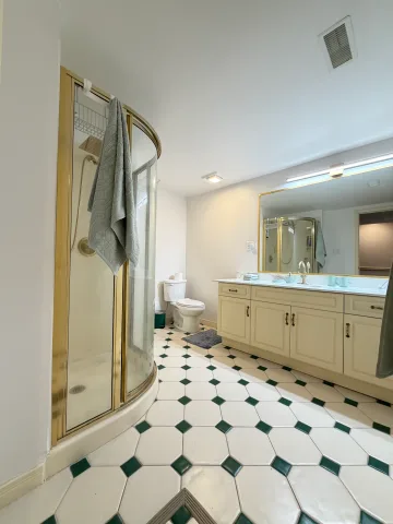 Never-lived-in private walkout ravine view unit.