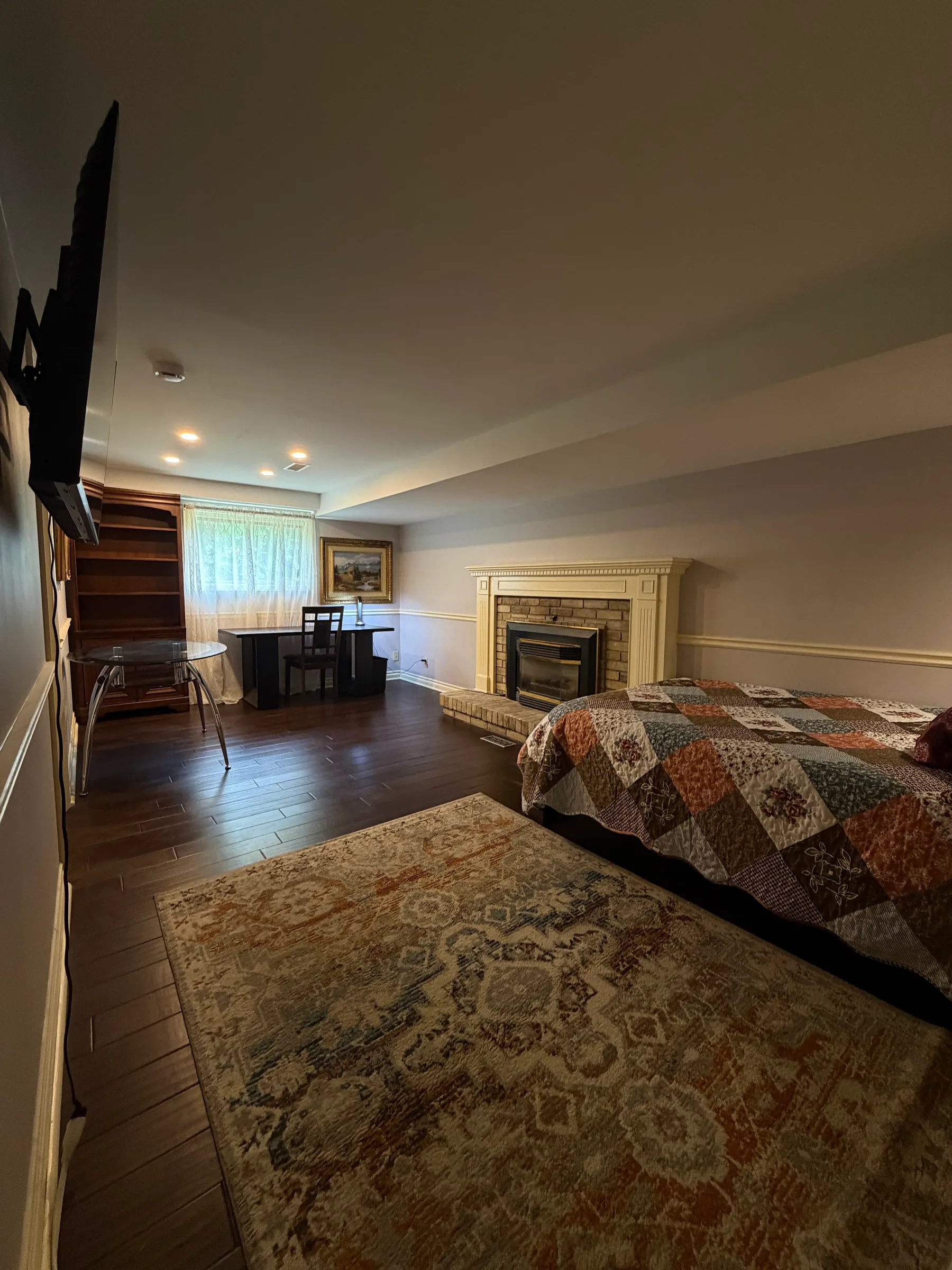 Never-lived-in private walkout ravine view unit.