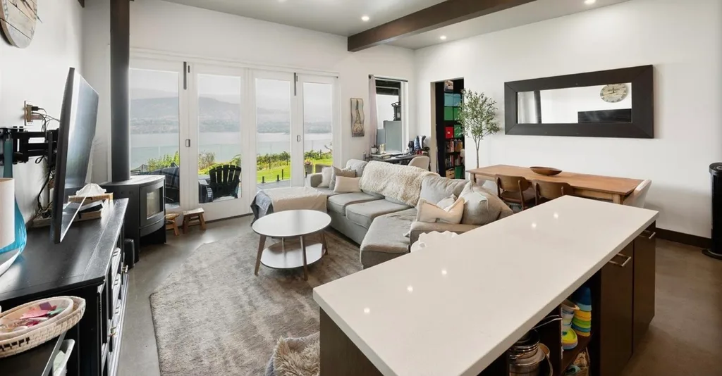 Modern suite with lake and mountain views