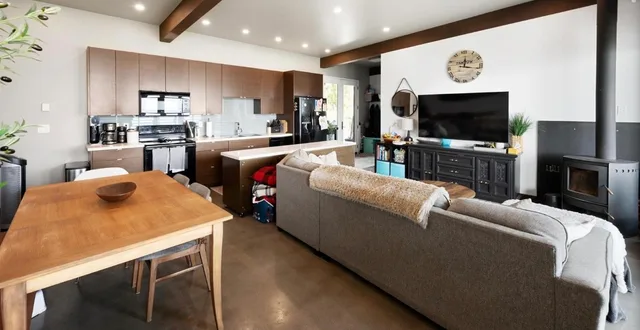 Modern suite with lake and mountain views