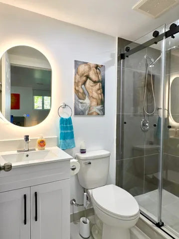 Furnished Room with ensuite washroom closes to Trillium & Free Parking