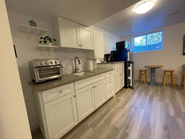 🏠 BRAND NEW • FULLY FURNISHED STUDIO BASEMENT APARTMENT