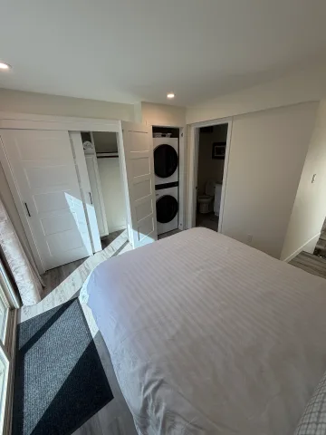 Detached private unit in a quiet neighborhood