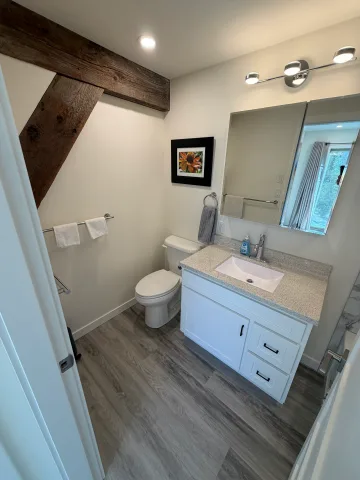 Detached private unit in a quiet neighborhood