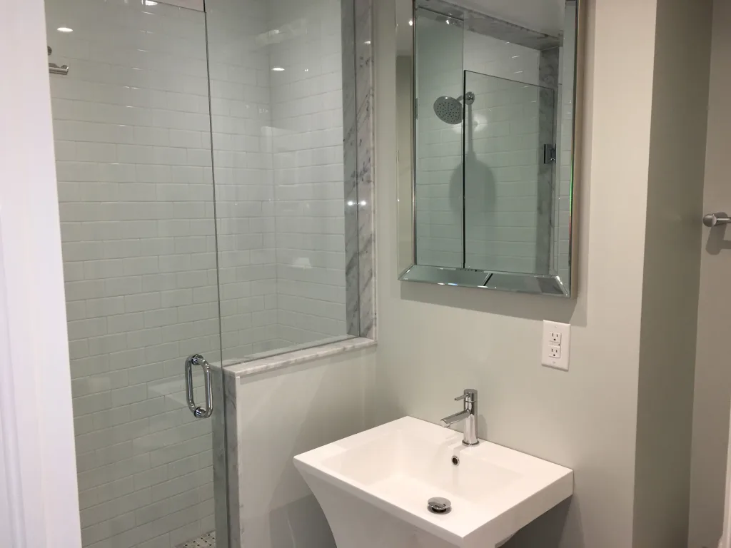 1 Bedroom 1 Bathroom Safe Neighbourhood Close To University Health Network And Public Transit 