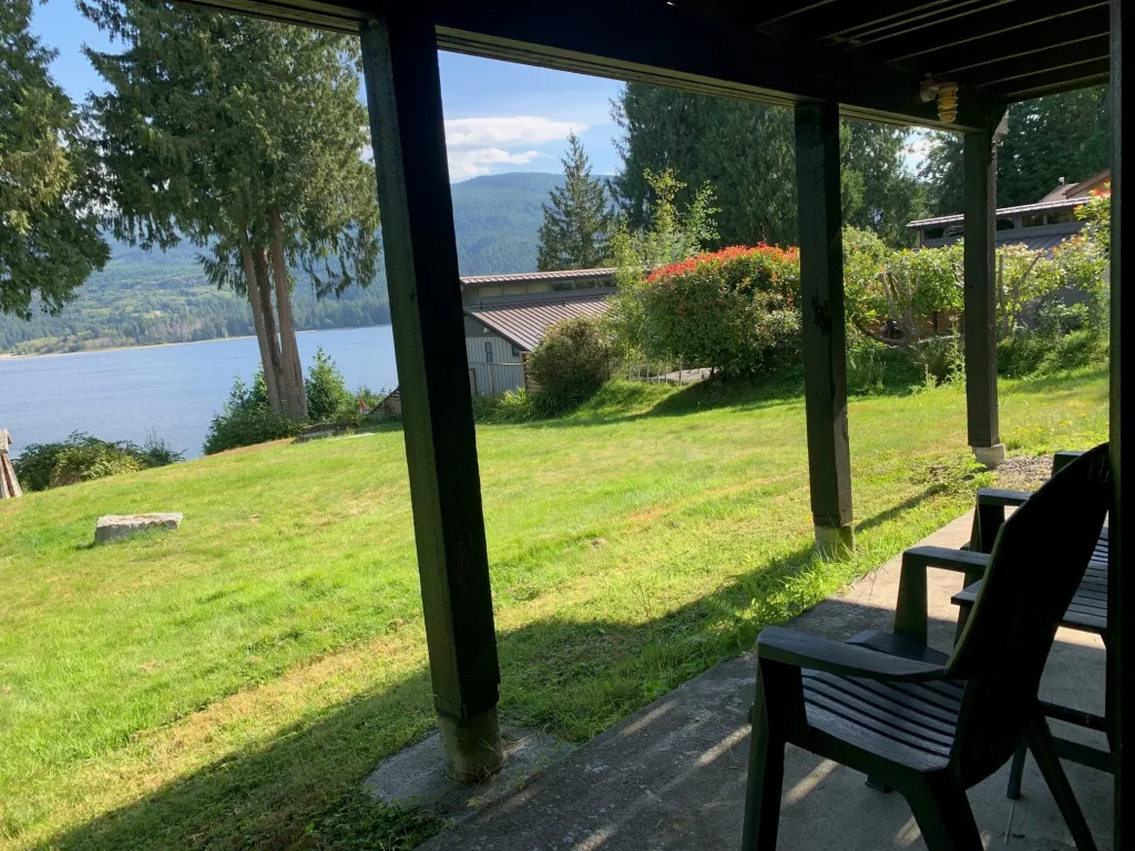 Peaceful lower suite in Sechelt