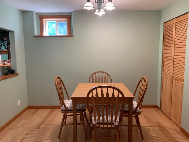 Peaceful lower suite in Sechelt