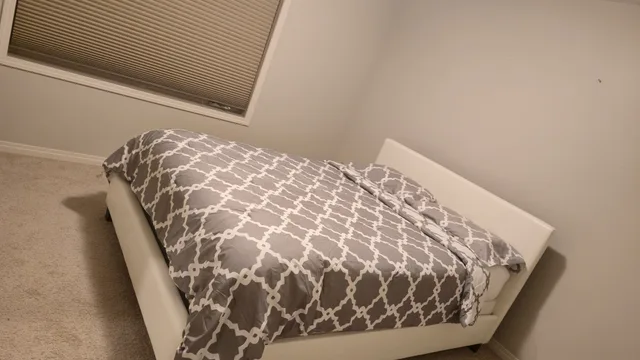 Modern Condo in high-end area