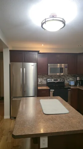 Modern Condo in high-end area