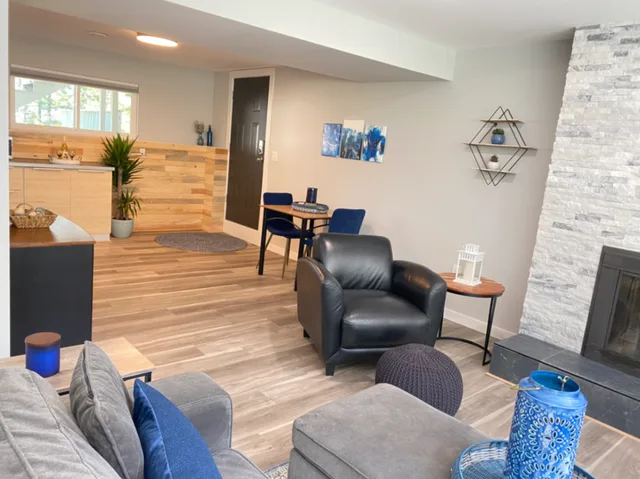 Modern quiet nature retreat near hospital