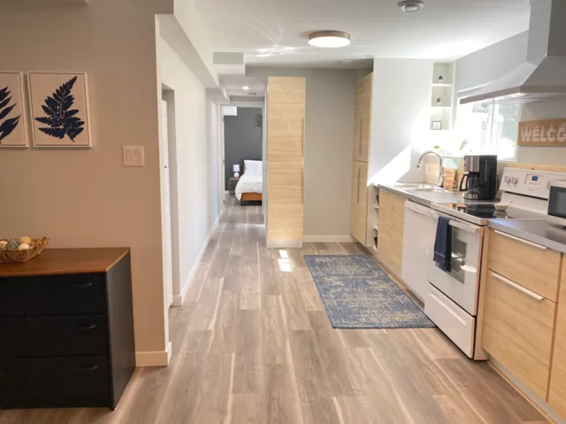 Modern quiet nature retreat near hospital