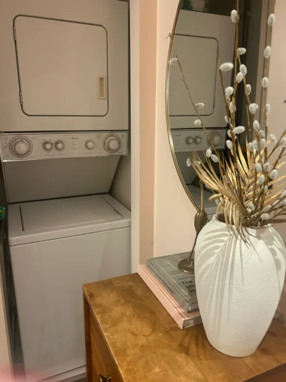 Beautifully Designed Condo in West Toronto close to St Joe’s & Mississauga Hospital!