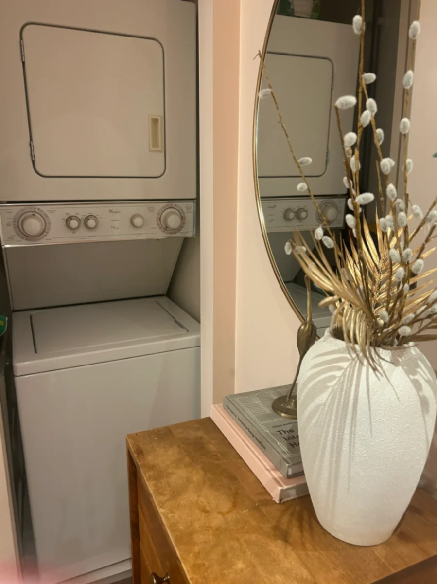 Beautifully Designed Condo in West Toronto close to St Joe’s & Mississauga Hospital!