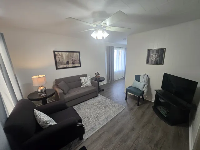 Spacious 2 bedroom Near CBRH