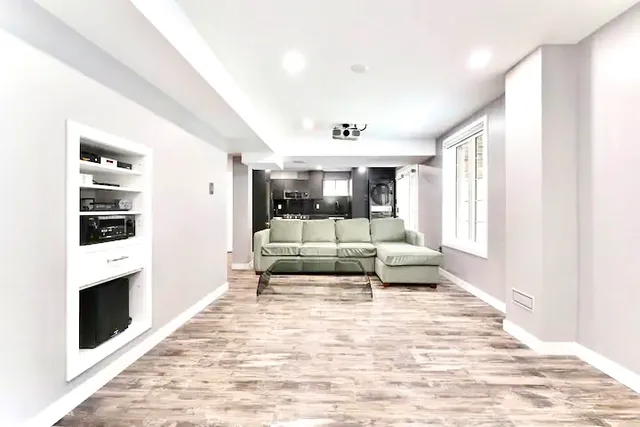 Furnished 1-Bedroom Walkout Basement Suite Near Lakeridge Health