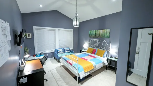 Private Ensuite Room in Quiet Surrey Home — Ideal for Travel Nurses