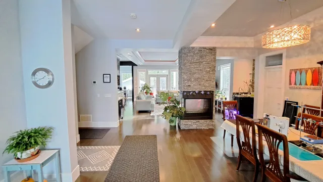 Private Ensuite Room in Quiet Surrey Home — Ideal for Travel Nurses