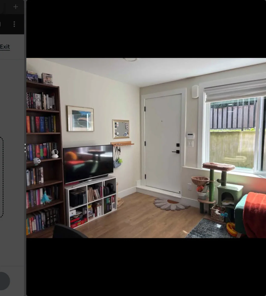 Bright Lit Bedroom Private Entrance