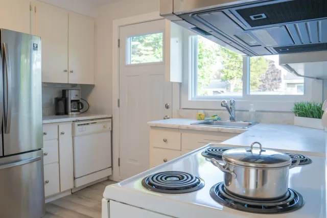 Cozy 3 bedroom in friendly quiet neighborhood