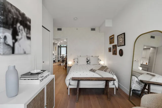 New Modern Apartment - Walking distance to Kits & Granville Island