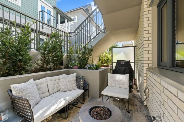New Modern Apartment - Walking distance to Kits & Granville Island