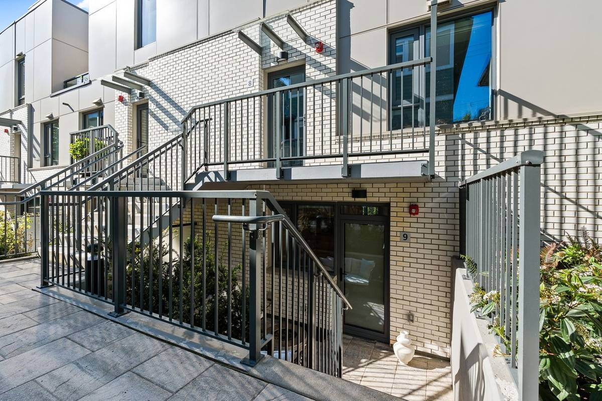 New Modern Apartment - Walking distance to Kits & Granville Island
