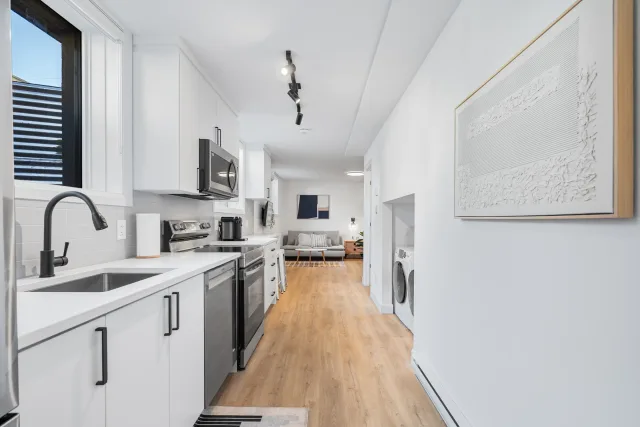 Modern New-Build Suite in Hintonburg