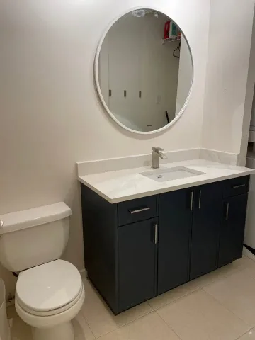 Renovated fully furnished 1 bedroom with insuite laundry in South Granville area