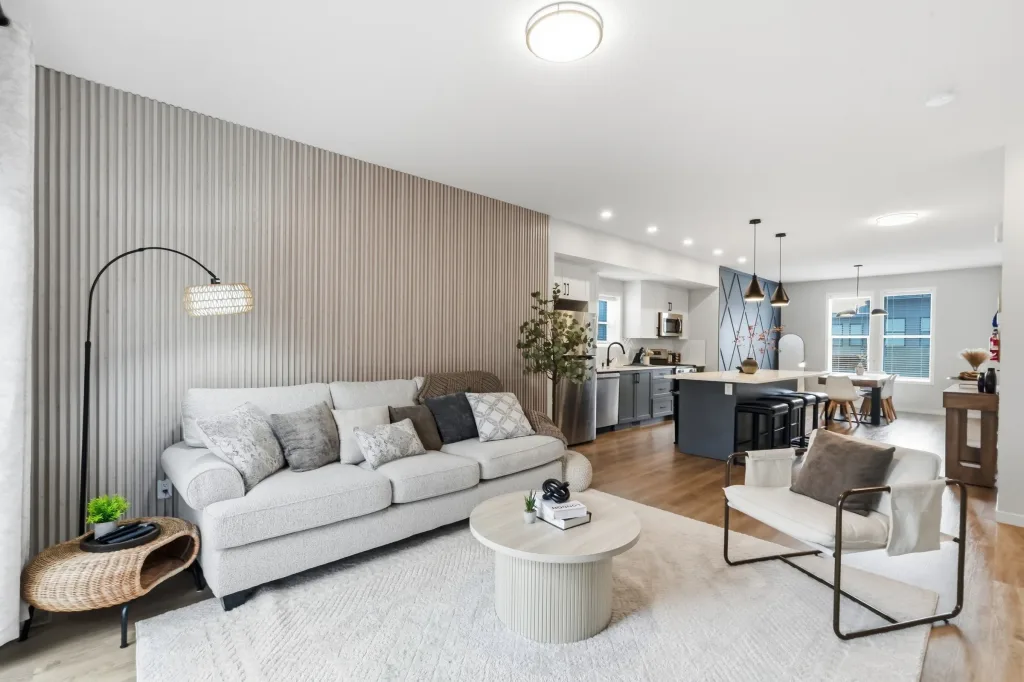 Luxe 3BR Town House | 9 min to South Health Campus