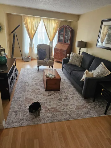 Spacious quiet home near St. JOSEPH'S Hospital. 