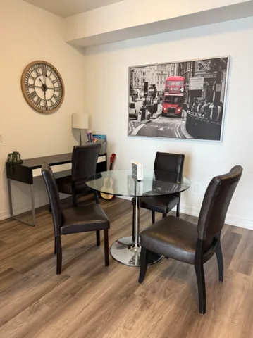 Modern Condo Near Go Train and hospital