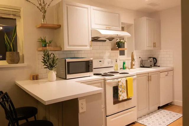 Furnished 1BR Ground-Level Suite near Mission Memorial Hospital 