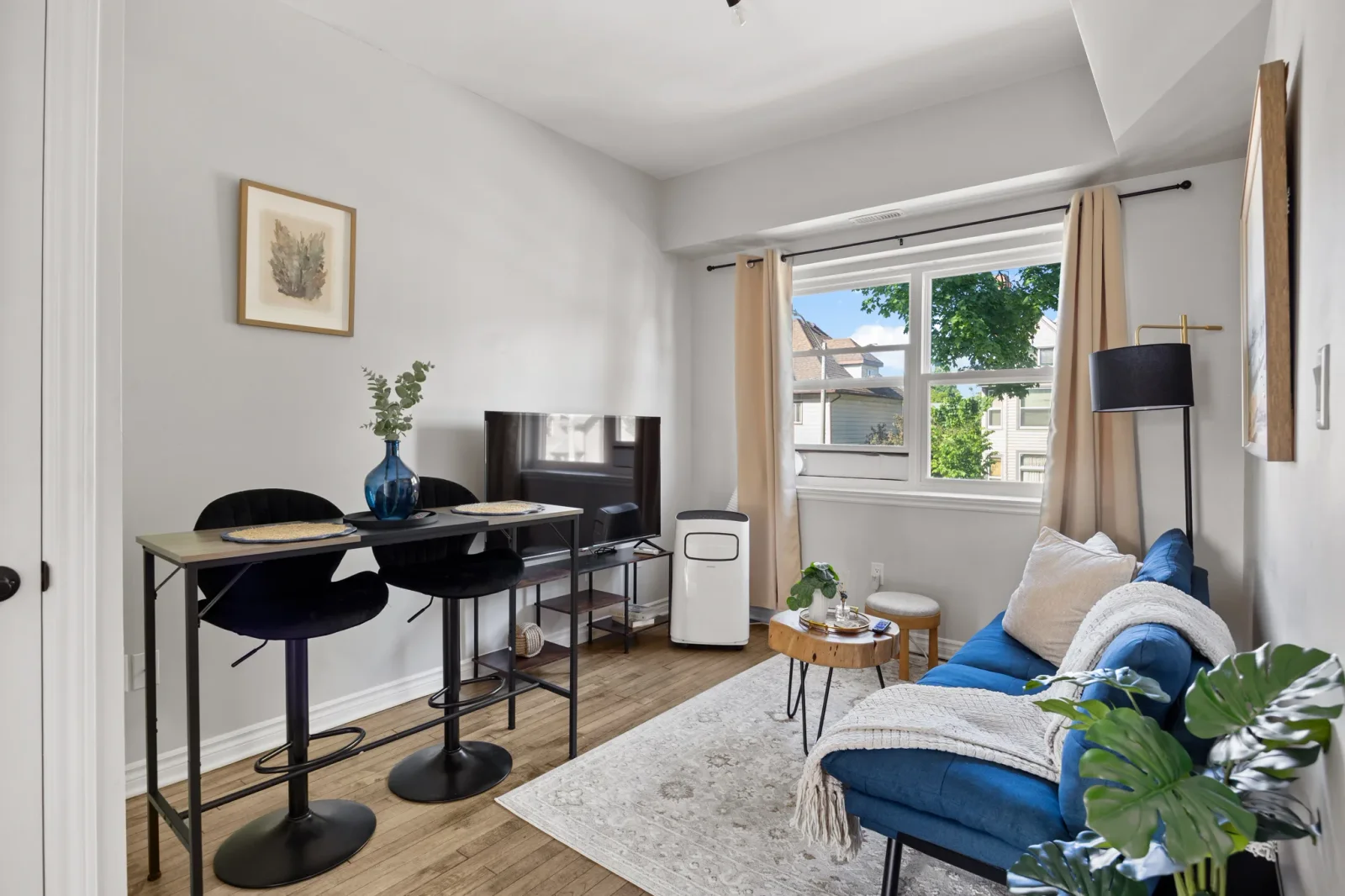 Windsor 1BR + Office | Nurses & Business Travelers