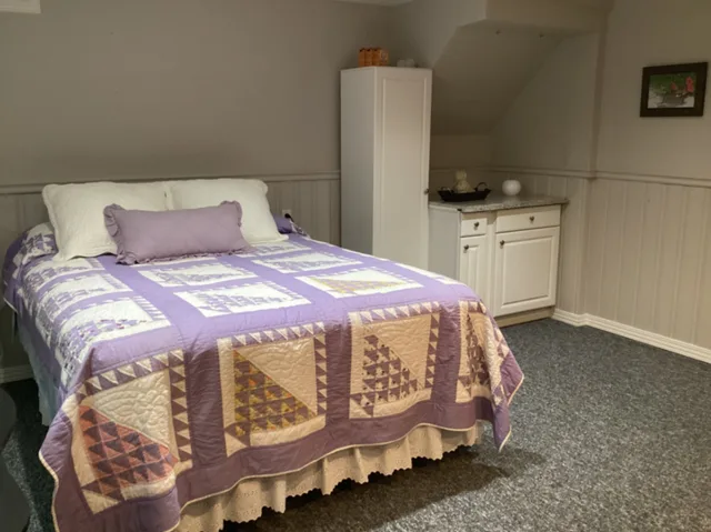 Immaculate & Cozy 1 Bedroom with Living Room and private bathroom 