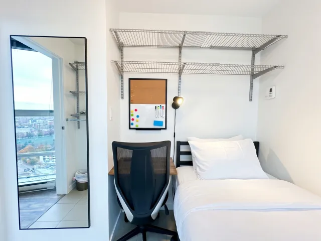 DOWNTOWN HIGH-RISE @ 111 W GEORGIA | Free Maid Service + SkyTrain & Walking Distance to Hospitals